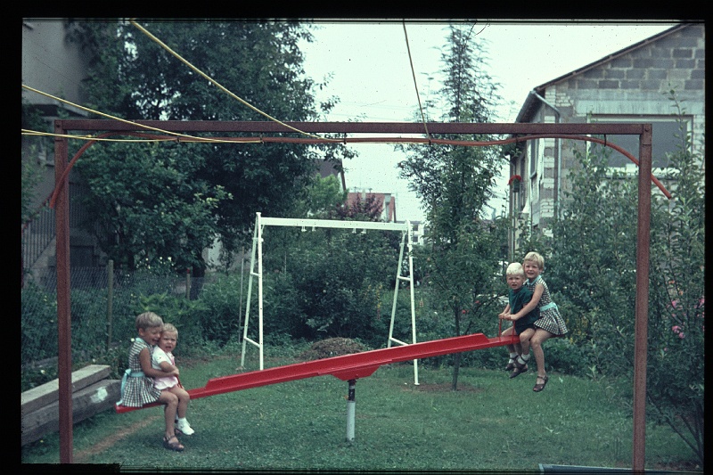 26.Gronau jun 1966 Brigitte,Marion,Peter,Britta.JPG